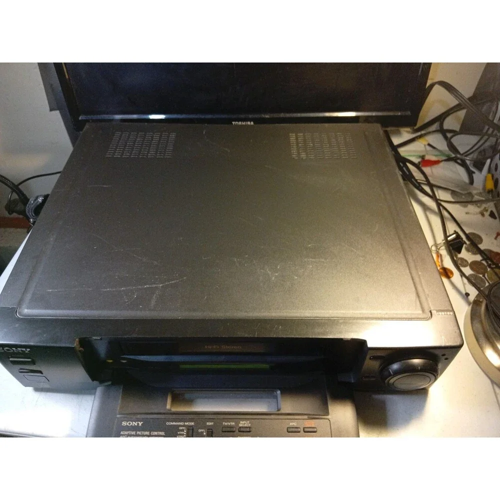 Sony SLV-920HF Hi-Fi Stereo 4-Head VCR. For Parts Or Repair.